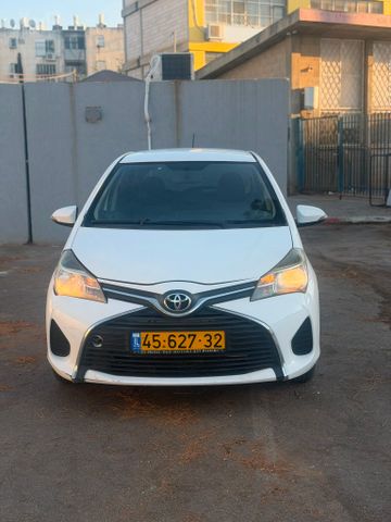 טויוטה יאריס