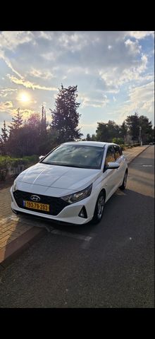 יונדאי i20