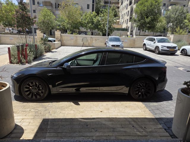 טסלה מודל 3