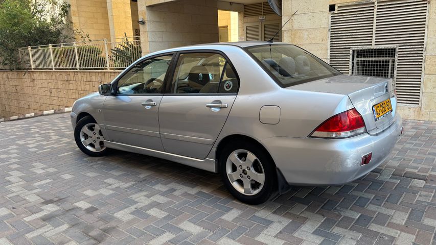 מיצובישי לנסר