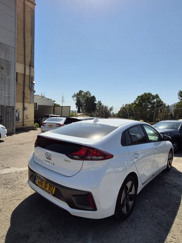 יונדאי איוניק
