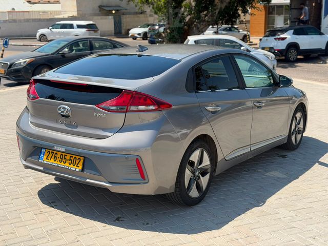 יונדאי איוניק