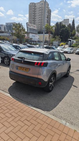 פיג'ו 3008