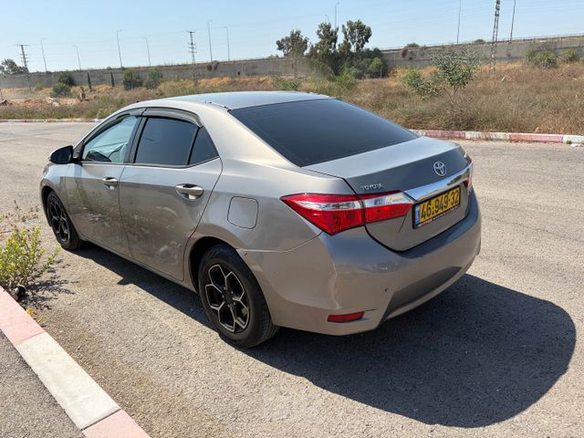 טויוטה קורולה