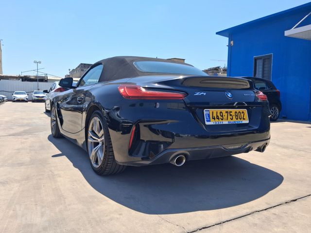 ב מ וו Z4