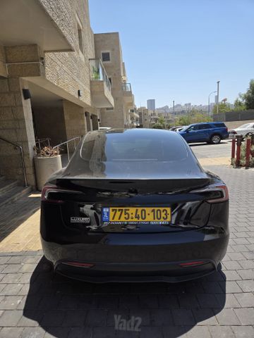 טסלה מודל 3