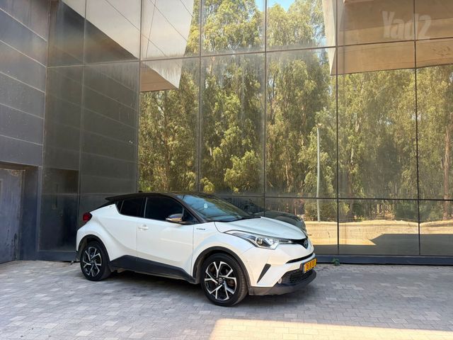 מודעת רכב טויוטה C-HR