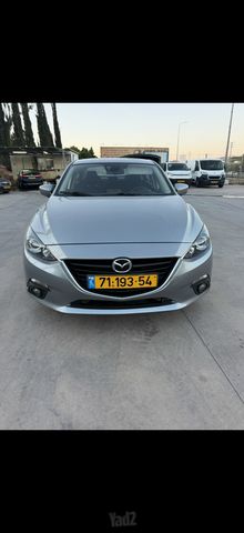 מאזדה 3