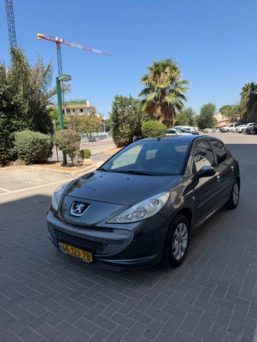 פיג'ו 206