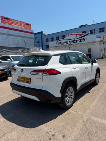 טויוטה קורולה קרוס