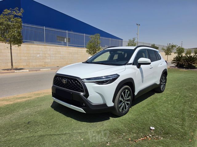 מודעת רכב טויוטה קורולה קרוס