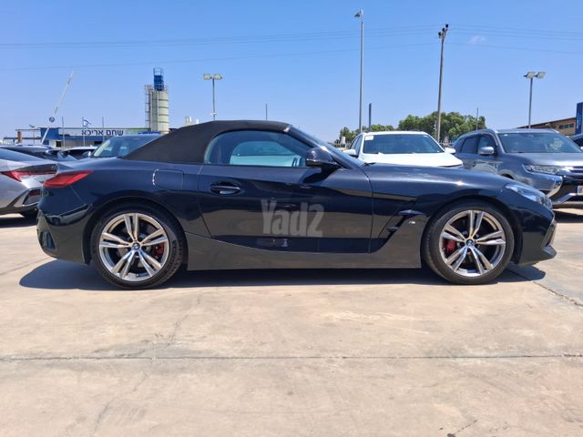 ב מ וו Z4