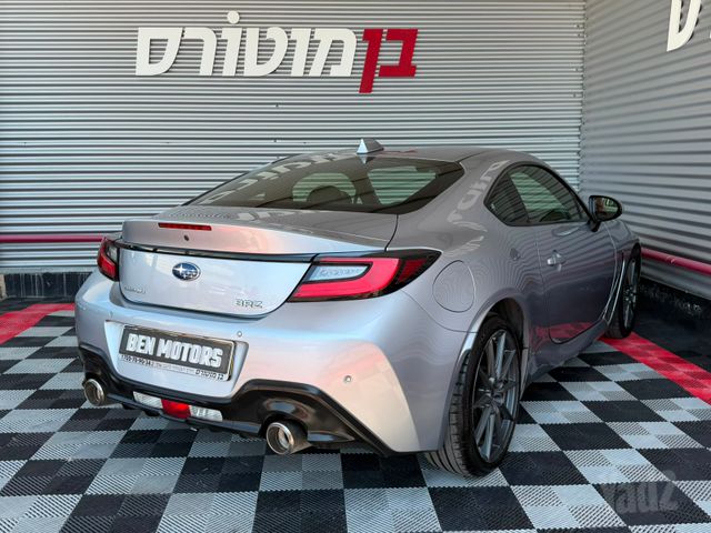 סובארו BRZ