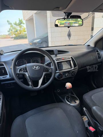 יונדאי i20