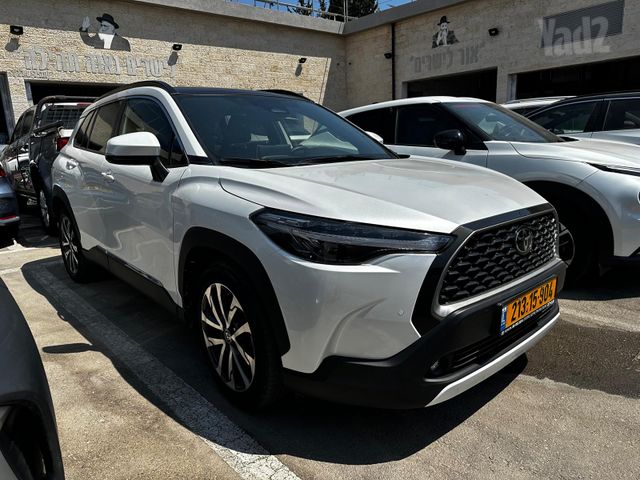 קורולה קרוס Adventure היברידי אוט׳ 1.8 (97 כ״ס)
