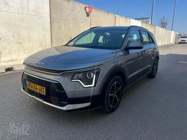 קיה נירו