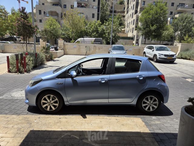 טויוטה יאריס