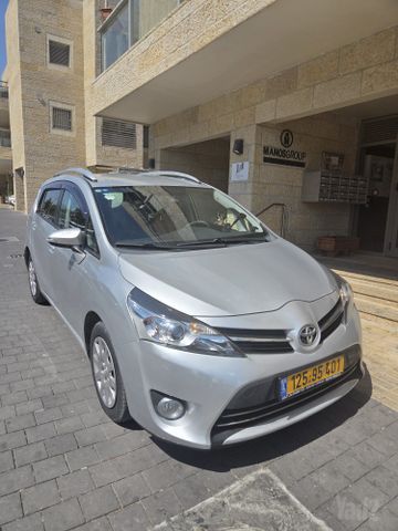 מודעת רכב טויוטה ורסו