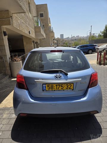 טויוטה יאריס