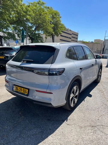 ג׳ילי גלקסי E5