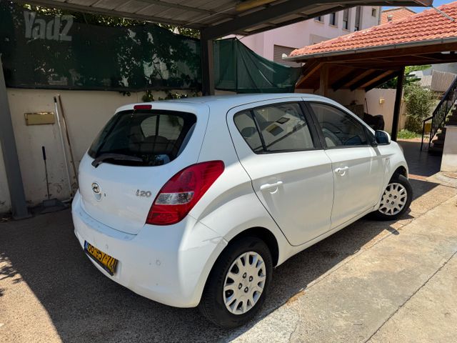 יונדאי i20