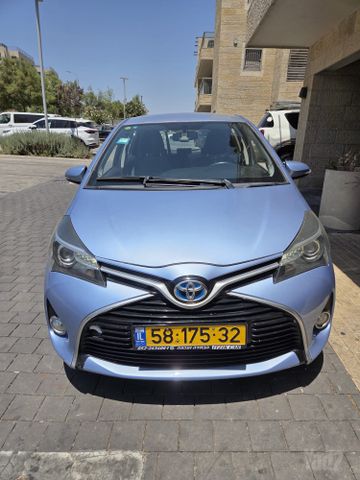 טויוטה יאריס
