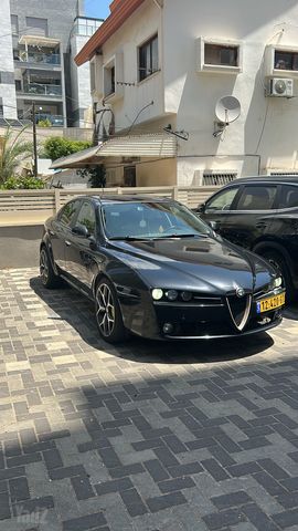 אלפא רומיאו 159