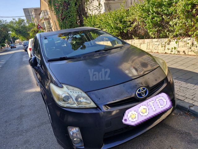 טויוטה פריוס