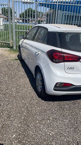 יונדאי i20