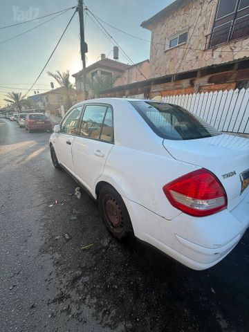 ניסאן טידה