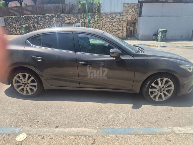 מאזדה 3