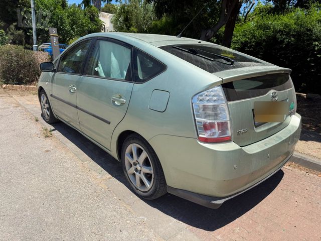 טויוטה פריוס