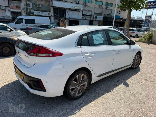 יונדאי איוניק
