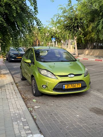 מודעת רכב פורד פיאסטה