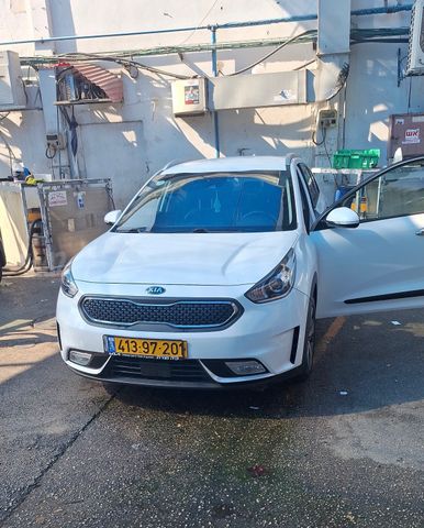 קיה נירו