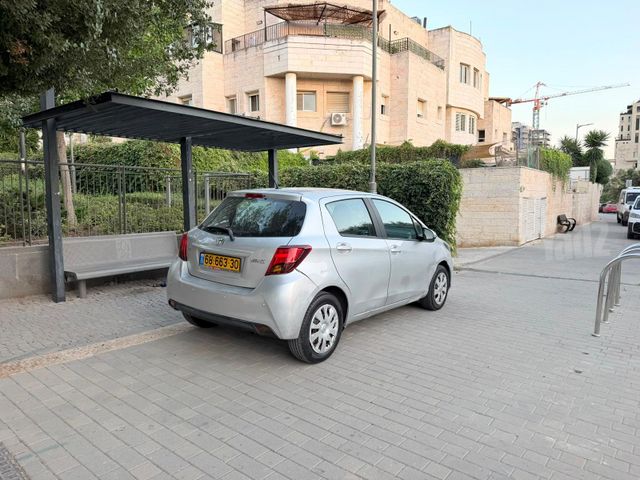 טויוטה יאריס