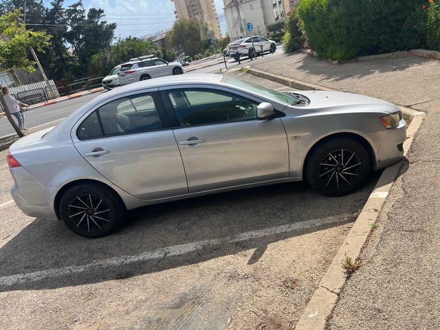 מיצובישי לנסר