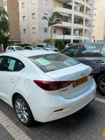 מאזדה 3