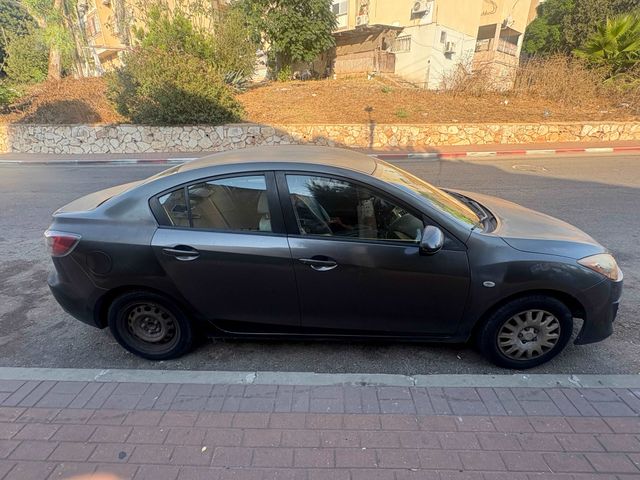 מאזדה 3