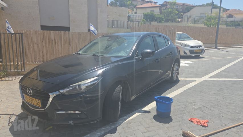 מודעת רכב מאזדה 3