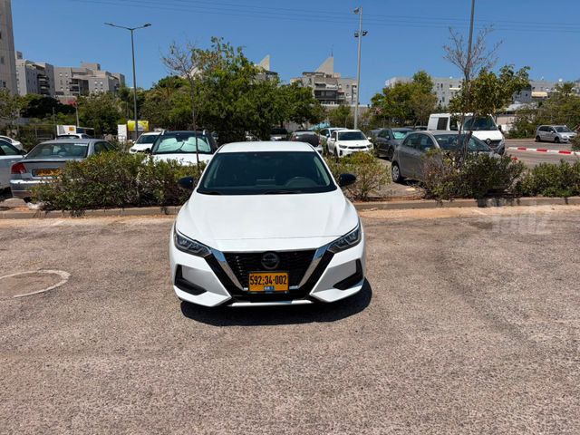 ניסאן סנטרה