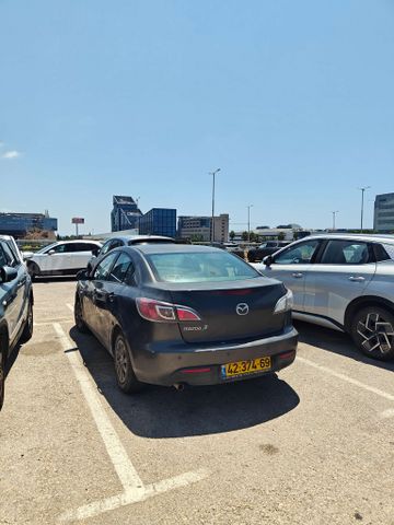 מודעת רכב מאזדה 3