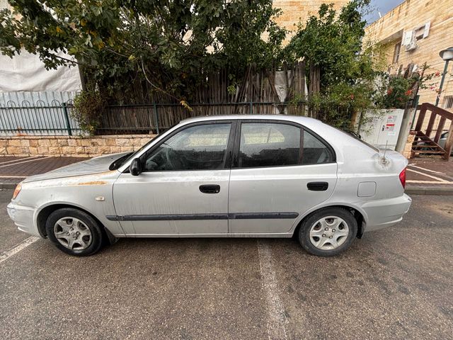 יונדאי אקסנט i25
