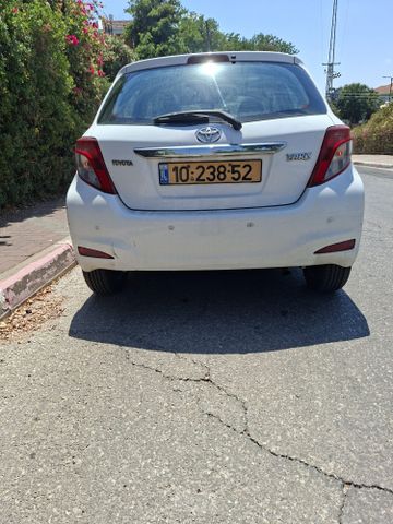 טויוטה יאריס