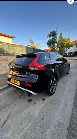 וולוו V40