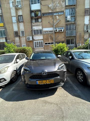טויוטה יאריס קרוס