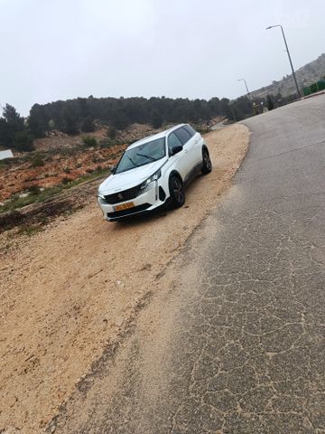 פיג'ו 5008