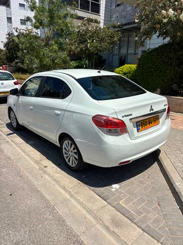 מיצובישי אטראז'