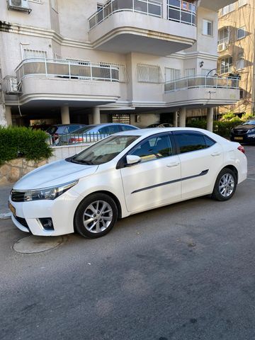 טויוטה קורולה