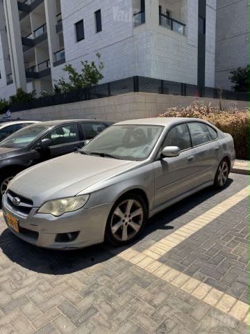 סובארו B4/לגאסי